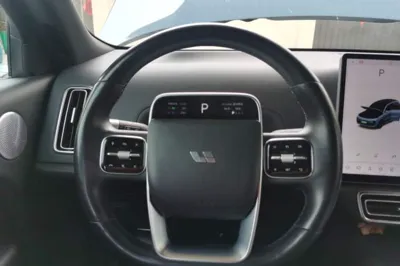 Li Auto L8
