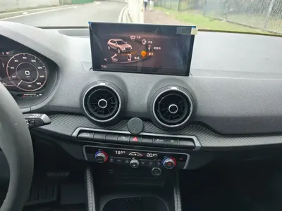 Audi Q2L e-tron