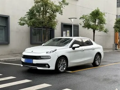Lynk & Co 03