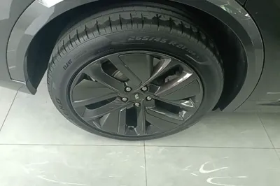 Li Auto L9