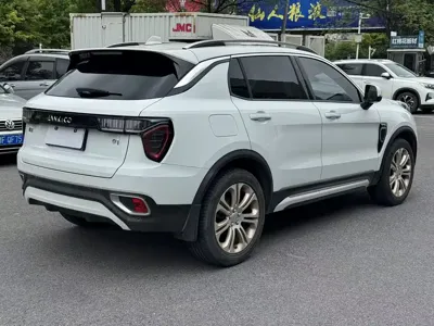 Lynk & Co 01