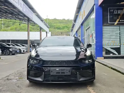 Lynk & Co 03