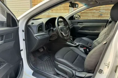 Hyundai Elantra (6th Generation