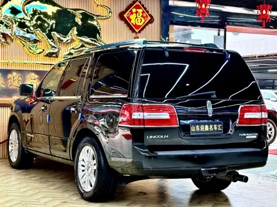 Lincoln Navigator