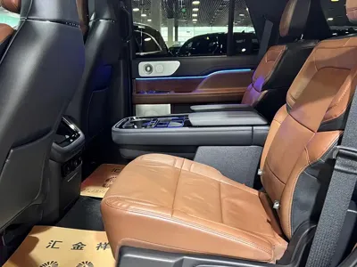 Lincoln Navigator