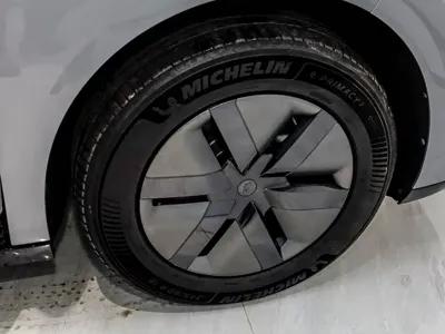 Li Auto Li MEGA