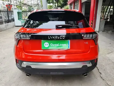 Lynk & Co 02