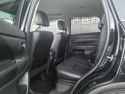 Mitsubishi Outlander (Import)