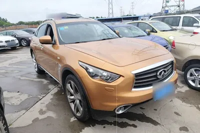 Infiniti QX70