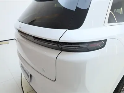 Li Auto Li L8