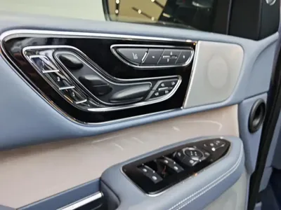 Lincoln Navigator