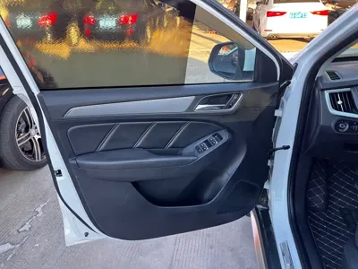Roewe RX5