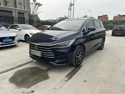 BYD MAX