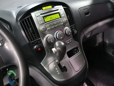 Hyundai Starex