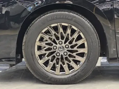 Lexus LM
