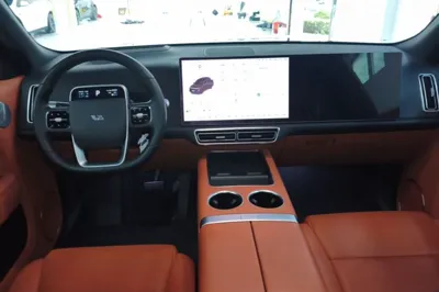 Li Auto L8