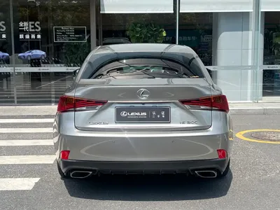 Lexus IS