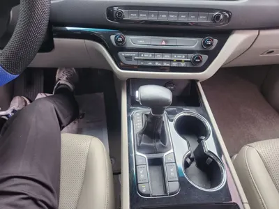 Kia Canival