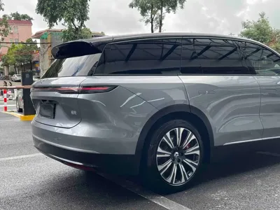Nio ES8