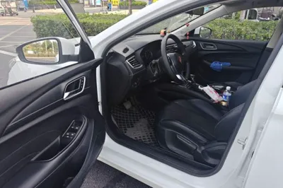 Roewe i5