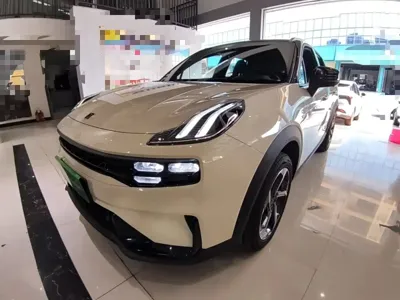 Lynk & Co 06