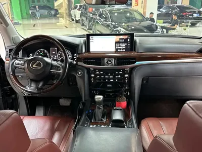 Lexus LX