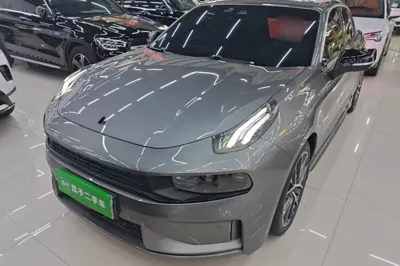 Lynk & Co 03