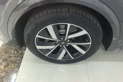 Li Auto L7