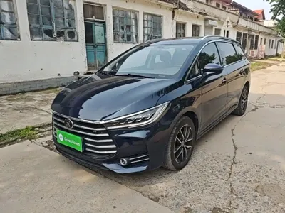 BYD MAX