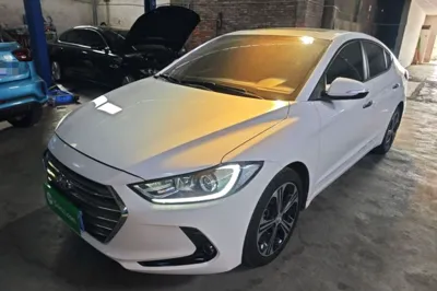 Hyundai Elantra (6th Generation
