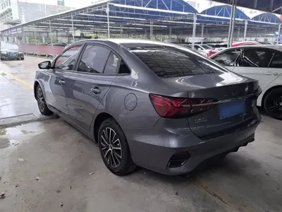Roewe i5