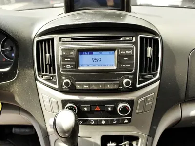 Hyundai Starex