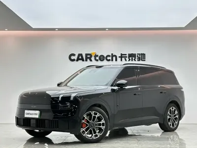 Lynk & Co 900
