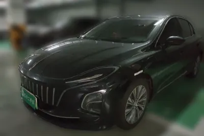 Hongqi E-QM5