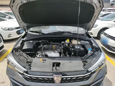 Roewe i5