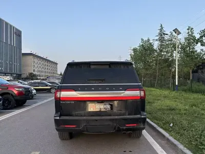 Lincoln Navigator