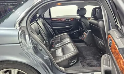 Jaguar XJ-8