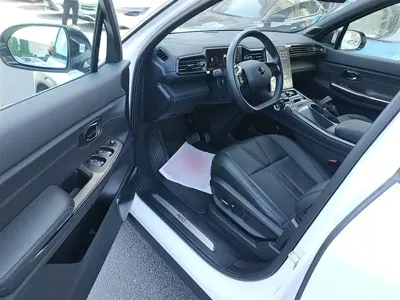 Nio ES8