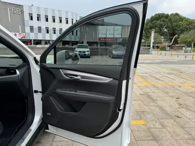 Cadillac XT6