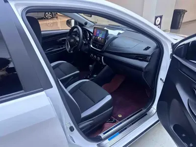 Toyota Yaris L