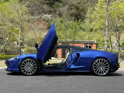 McLaren GT