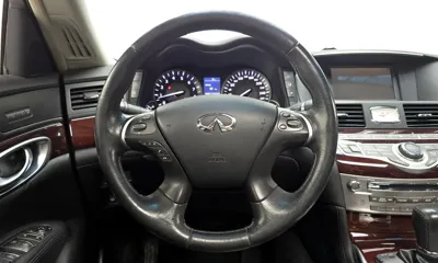 Infiniti M