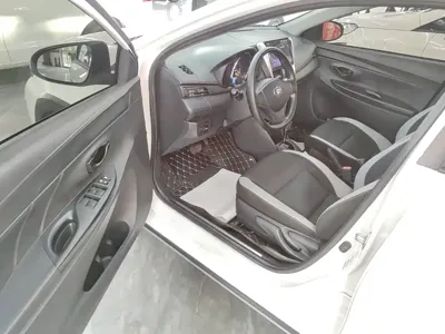 Toyota Yaris L