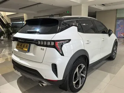 Lynk & Co 06