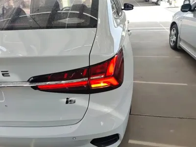 Roewe i5