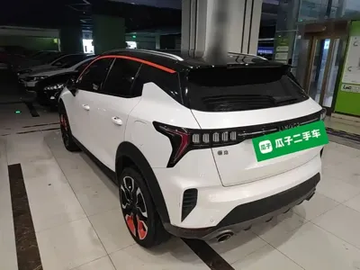 Lynk & Co 06