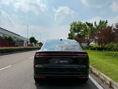 Nio EC6