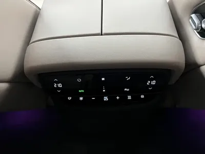 Xpeng X9