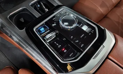 BMW i7