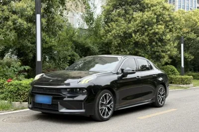 Lynk & Co 03